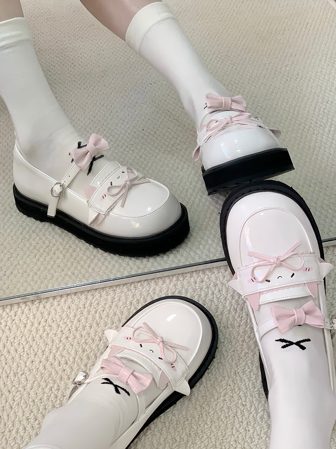 and White Low-heel Shoes Lamb Bow Accents with Cute Heart Buckle JK Style Dazed