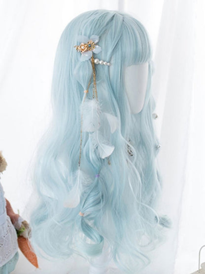 Hellblaue, gewellte Perücke mit Pony, 60 cm unter der Brustlänge