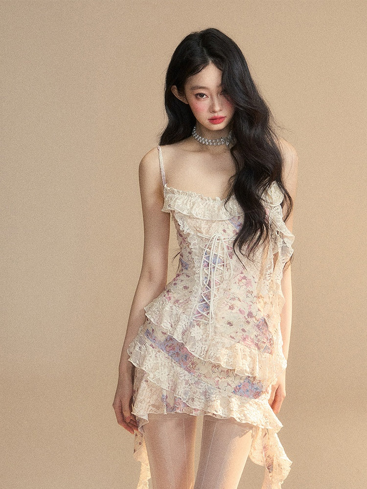 Kleid mit Schnürdetail am Saum, florales Apricot, Rüschen am Unterteil, asymmetrische Vorderseite