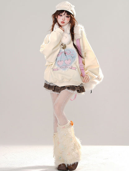 Aprikosenfarbenes, lockeres Sweatshirt mit Spitzenbesatz und Herzapplikation