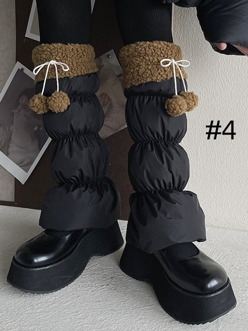 Süße Beinwärmer mit Schleife und Pompons