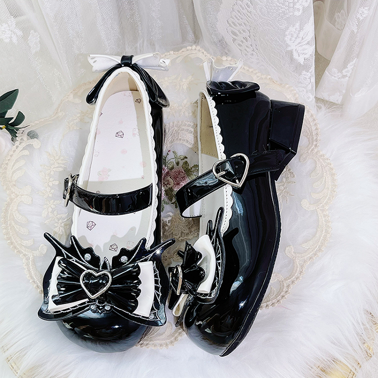 Sweet Lolita Mary Janes noires à nœud papillon et boucle en forme de cœur, talon carré