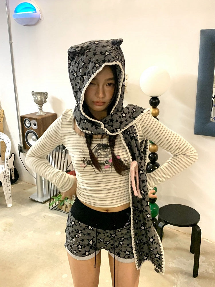 Retro Devil Trim Horn with Lace Star Pattern Scarf