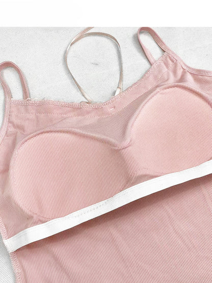 Graues, doppellagiges Cami-Top aus Spitze + rosa Cami-Top-Set mit gepolsterten Körbchen