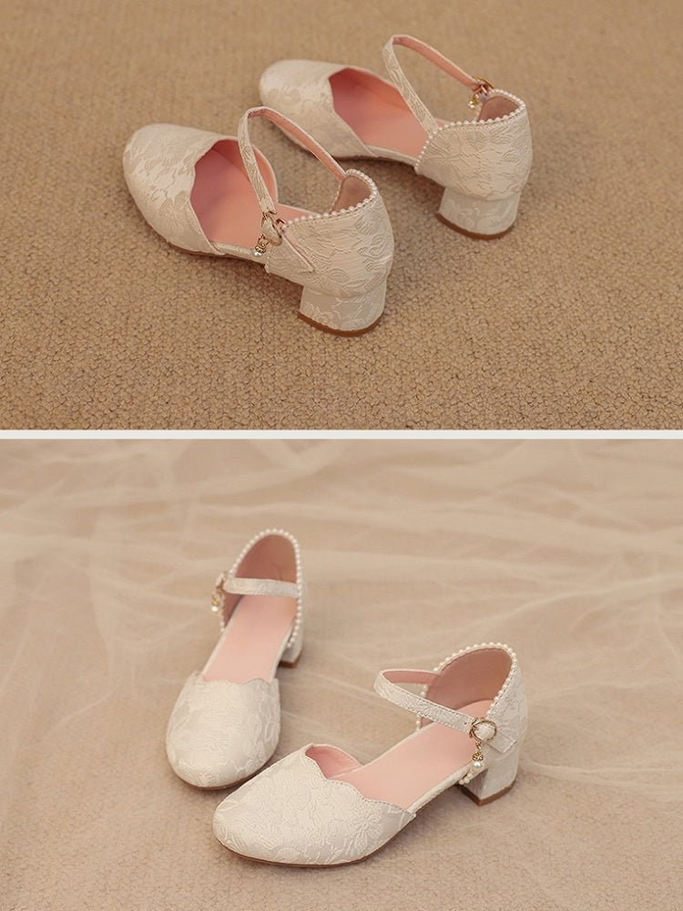 Sandalen Qi Beige Edge Scalloped Satin Cup Bead-Embellished Heel mit Lolita
