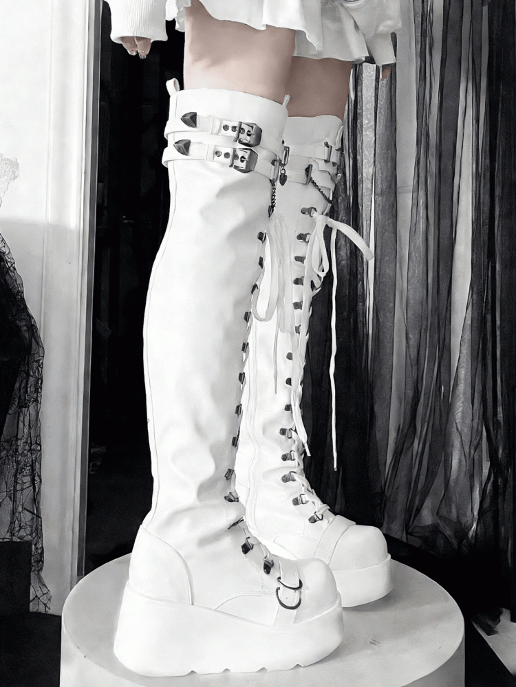 System Chain Style Motifs Decorative Matte Platform Heart PU Boots White in Punk with Triple Closure