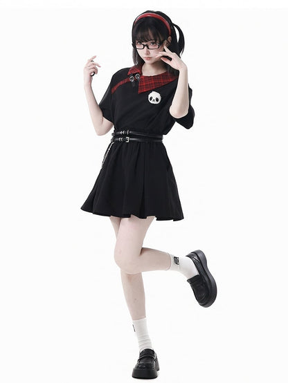 T-Shirt mit Panda-Trägern Plüschtier Rot karierter Kragen Schwarze Schnalle