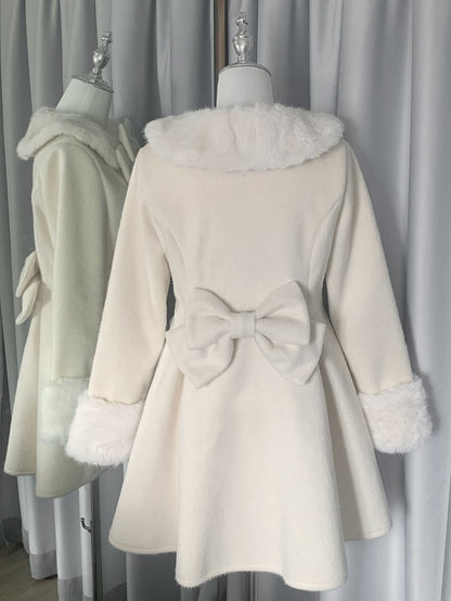 Bowknot Jirai Beige Kei Details Kragen und verzierte Plüschmanschetten Mantel Perlen
