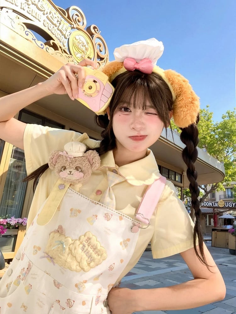 前立て刺繍のライトタイ、花びらの襟、ビスケットハートボタン、ブラウス（イエロー）