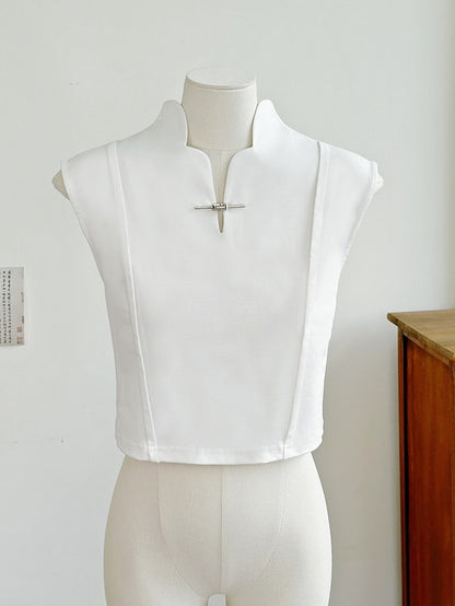 White Cotton Sleeveless Top with Metal Frog Clasp - Feng Hua Gui Guo Ling