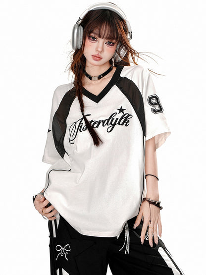 Schwarz/weißes Sporttop mit V-Ausschnitt und kurzen Ärmeln