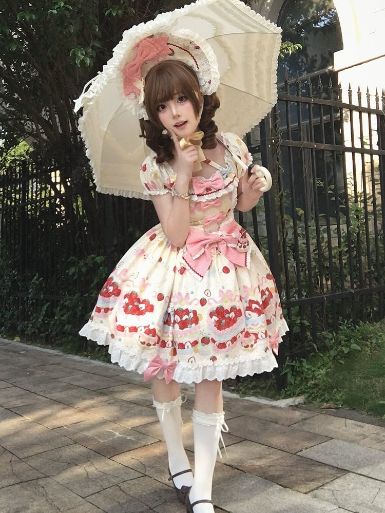 Lolita Kurzes, einteiliges, süßes Kleid mit weißen Ärmeln und cremigem Erdbeerdruck