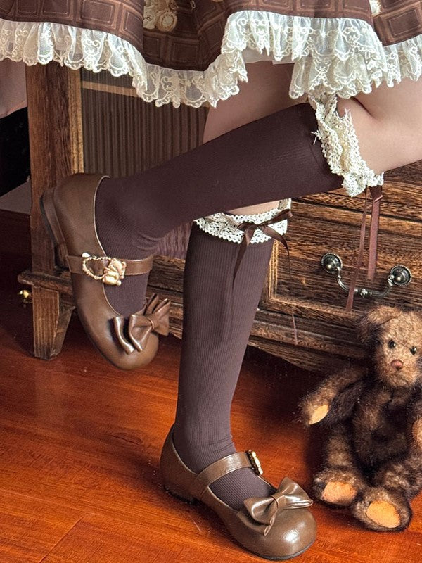 Lolita-Socken mit Rüschen und Bündchendetails aus Spitze in Braun/Schwarz/Weiß mit Schleife