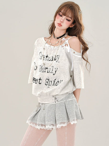 Graues Oberteil mit Buchstabenausschnitt an den Schultern und Schnürung am Ausschnitt