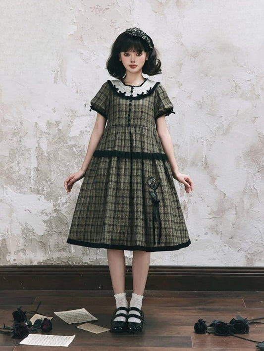 Klassische Stickerei Grün mit Ärmeln und Rose Eleganter Besatz Kurzes kariertes Lolita Schwarzes Kleid