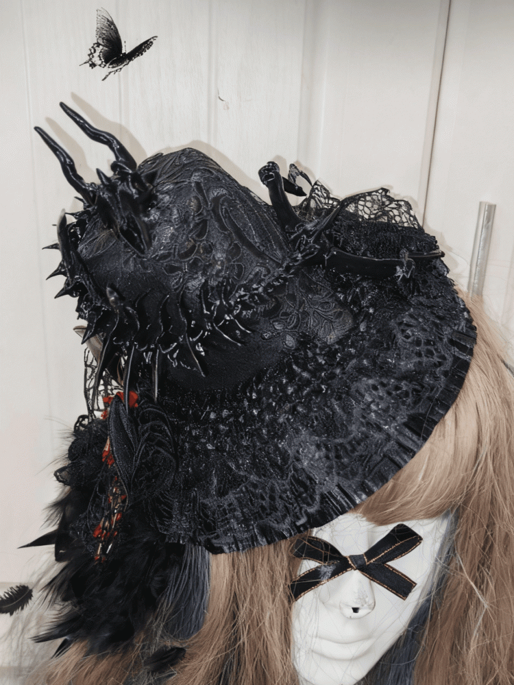 and White Gothic Decor Dragon Mini Feather / Bone Black Hat with Lolita