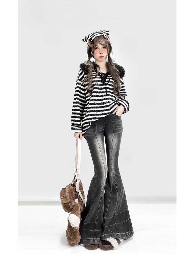 ブラック＆ホワイトのストライプ柄Vネックオーバーサイズニットスウェットシャツ（取り外し可能な襟付き）