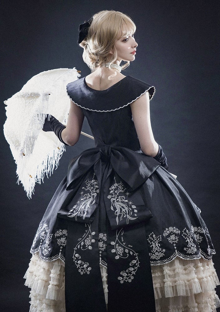 Dress Black Lily with Elegant of Valley Classic Embroidery Beige the Lolita