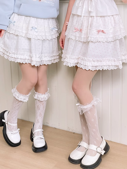 ブルー/ピンクの水玉模様の蝶結び、フリルのレーストリムのティアードスカート