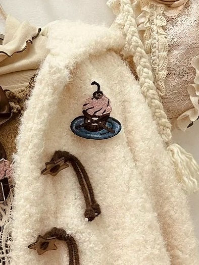 Picture Brooch/Cake Brooch/Sheep Frame Brooch