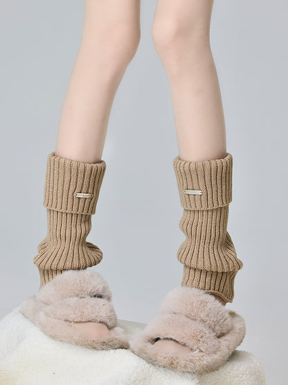 4色のカラーバリエーションのニットレッグウォーマー