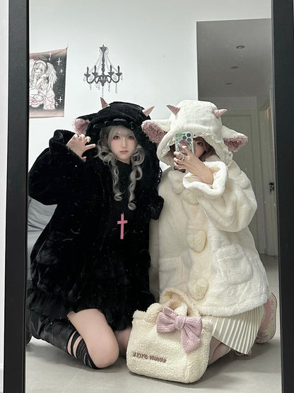 黒のキュートなラムの耳付きフード付き冬用着心地の良いプラッシュコート