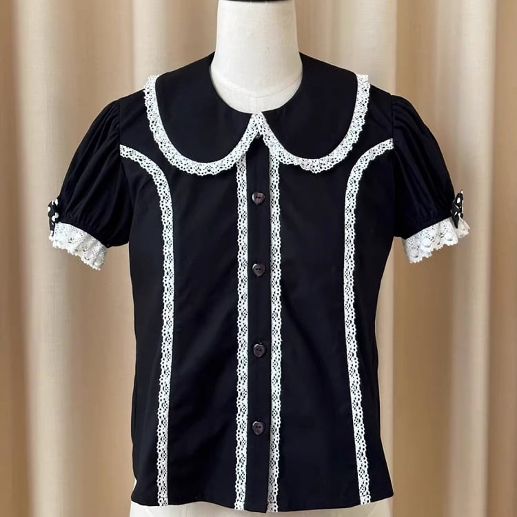 Kurze schwarze Bluse mit alten Kragenärmeln, flache Schule, Lolita, runde Baumwolle