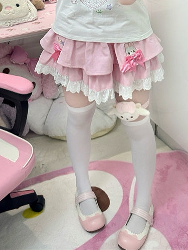 Spitzenbesatz, rosa Schleife, Stufenrock-Akzente