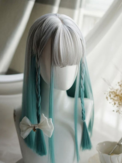 グレーグリーンのオンブレヘアカラー、バスト上の長さ、フルバングのストレートウィッグ