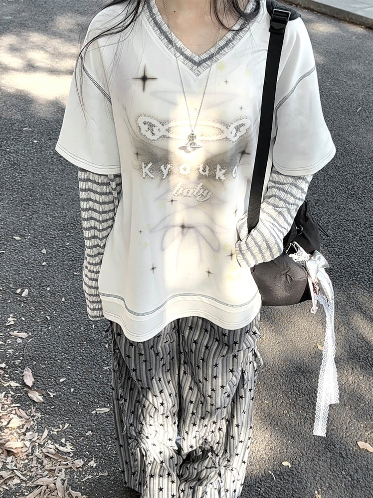 ホワイトフェイクツーピースVネックグラフィックTシャツ