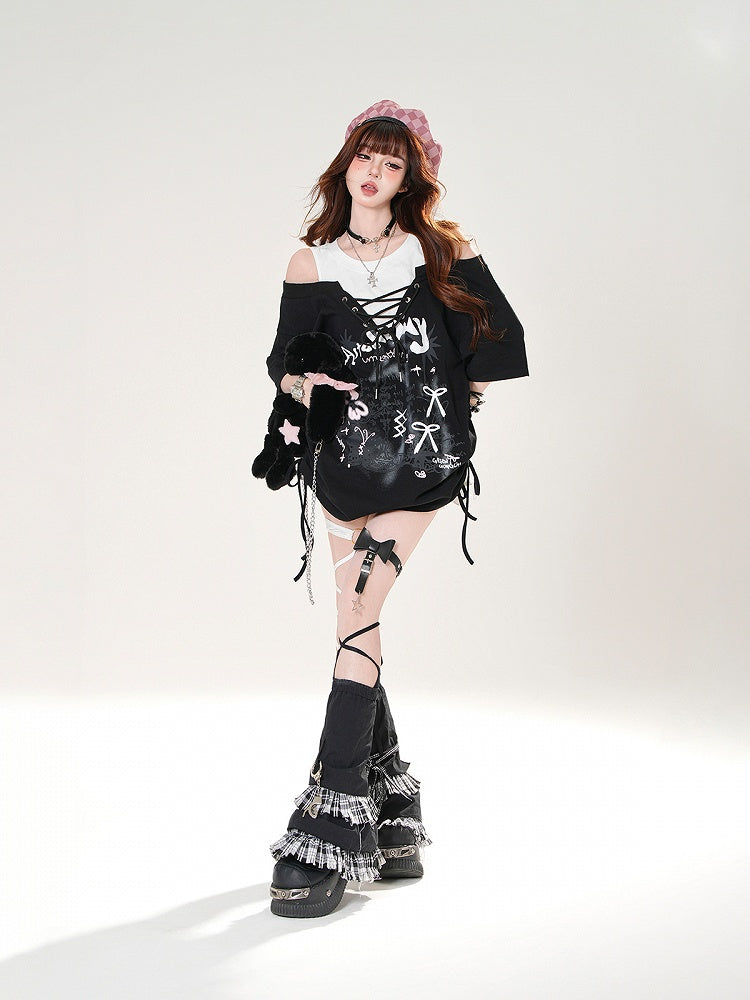 Schwarz/Graues T-Shirt mit Kerzenständer-Print und Schnürung vorne