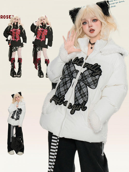 Schwarz/Weiß bezahlte Pufferjacke mit Schleifenapplikation und Kapuze, Plüschmanschetten