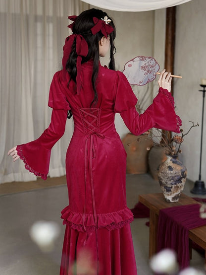 取り外し可能なビーズチェーン付き、赤い新年の蝶のマーメイドヘムチャイナドレス