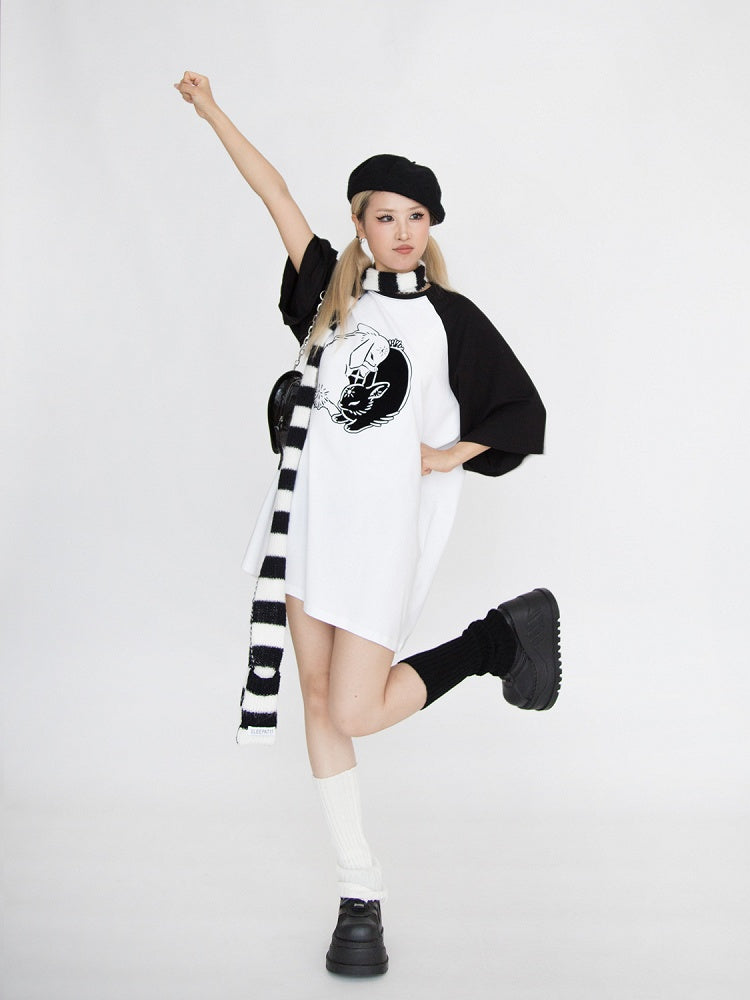 ブラック＆ホワイト バニープリント オーバーサイズ Tシャツ