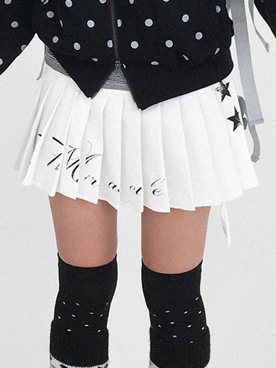 White White Y2K Star Print Layered Pleated Mini Skirt - innomoood innomoood | LilyVow