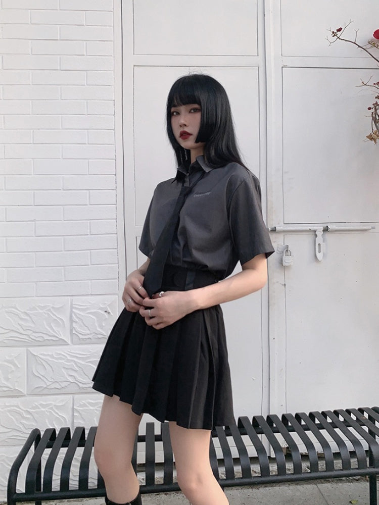 グレーのプレッピーJK制服シャツ（ネクタイ付き）