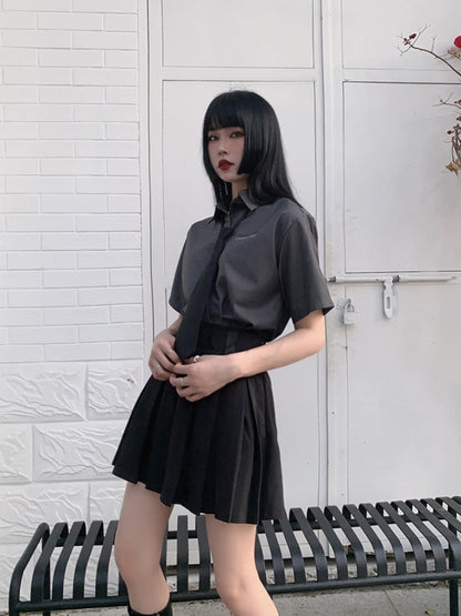 グレーのプレッピーJK制服シャツ（ネクタイ付き）