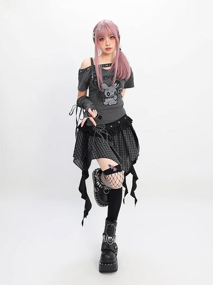 Kostenloses Y2K T-Shirt mit asymmetrischem Ausschnitt Bunny Print Rot/Schwarz Armwear