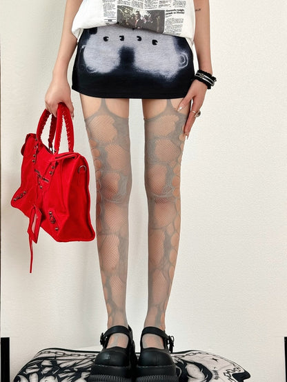 Grau/Weiß/Dunkel Cut-out Strümpfe Straps-Design Pink/Schwarz/Rot