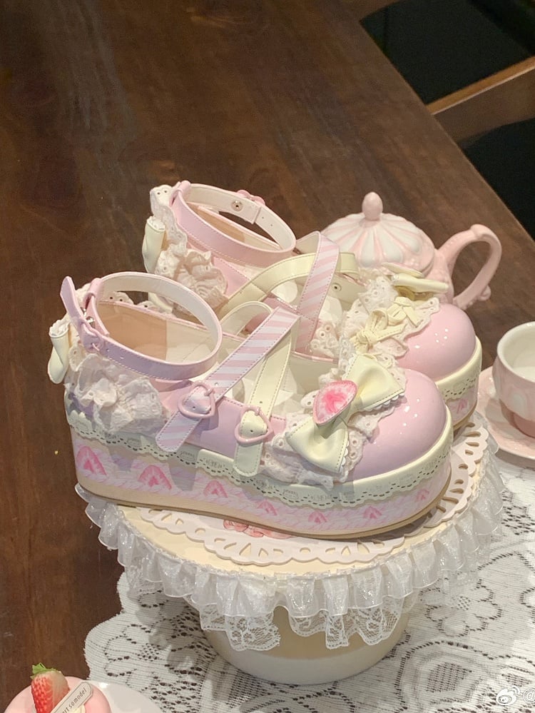 ストロベリーケーキピンクのスイートロリータプラットフォームメリージェーンシューズ