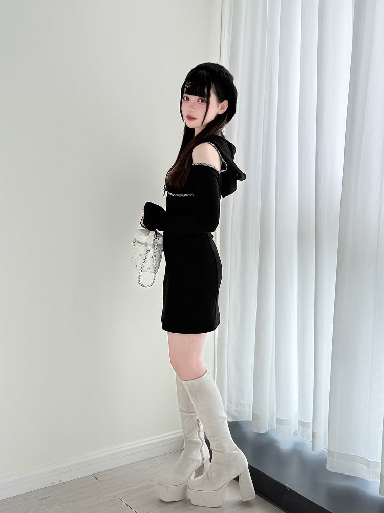 mit Jirai Kawaii Kei Kleid Brust und Schulter Schwarzer Alltagshoodie Ausschnitte über dem Knie