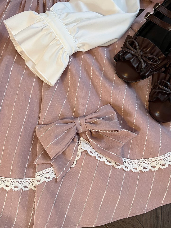 Rosa süßes, gestreiftes Kleid mit Schleife und Spitze, U-Ausschnitt über dem Knie