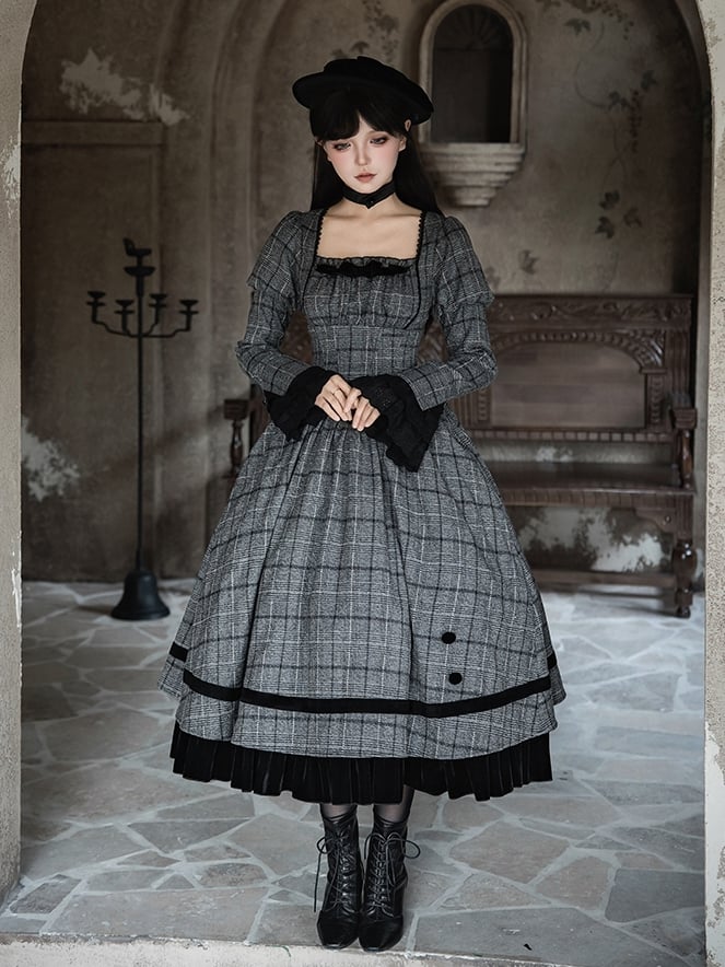 Square Lolita Waist Gray with Dress Pattern Black Plaid Neckline and Boned Elegant