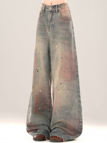 Jeans mit weitem Bein in verblasster Waschung und SplashInk-Details in Blau und Pink