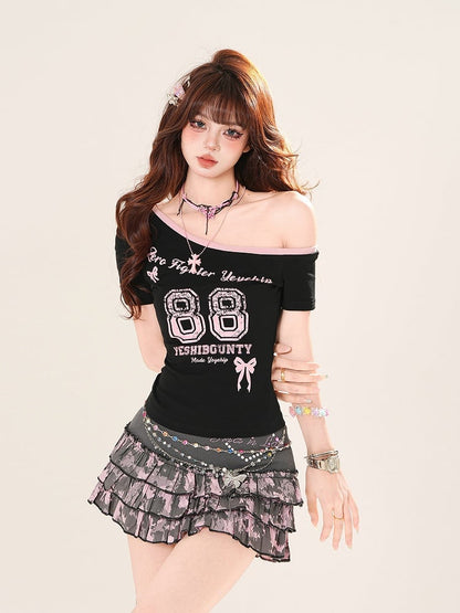 アシンメトリーネックライン ナンバープリント スリムフィット ブラック/コーヒーTシャツ