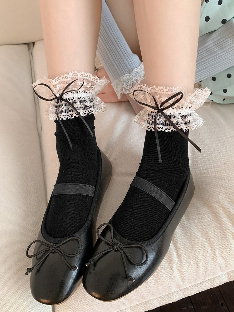 2-Color Ankle Socks with White Lace Trim - Xi Shang Mei Shao