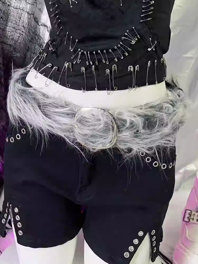 Gürtel mit zotteliger Schnalle in Grau mit Farbverlauf