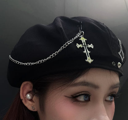 パンクなブラッククロスアップリケクロスチェーンディテールベレー帽