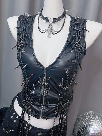 ブラックの留め具とスタッドで飾られたジッパークロスチャームスケルトンY2K