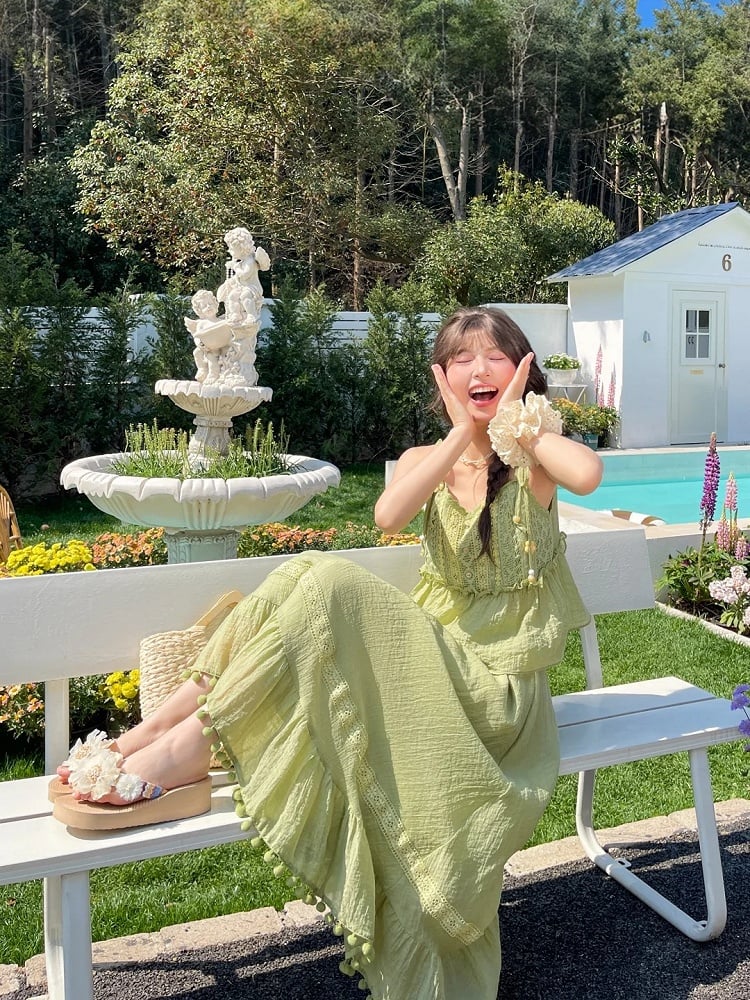 Mori Kei – Grüner A-Linien-Rock mit Spitzenbesatz und Pompon-Quastensaum